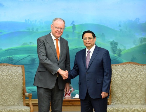 Le Premier ministre de Basse-Saxe reçu par Pham Minh Chinh - ảnh 1