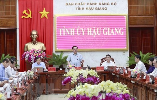Vuong Dinh Huê exhorte Hâu Giang à publier son Plan d’aménagement provincial pour 2021-2030 - ảnh 1