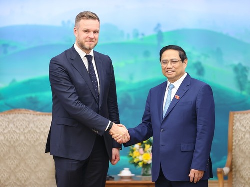 Pham Minh Chinh reçoit le ministre lituanien des Affaires étrangères - ảnh 1