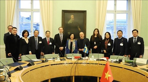 Le Vietnam et la Suède renforcent leur coopération multiforme - ảnh 1