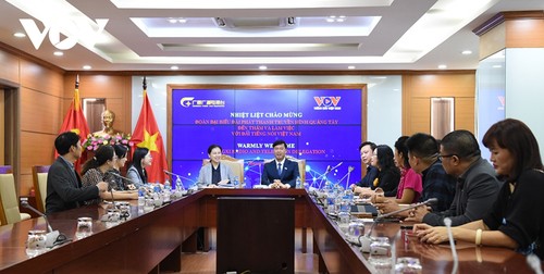 Renforcer la coopération entre la VOV et la Radio-Télévision du Guangxi - ảnh 1