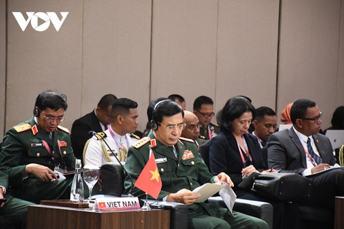 Le Vietnam s’implique activement dans la coopération défensive entre l’ASEAN et les États-Unis - ảnh 1