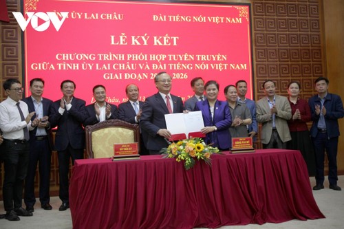 Signature d'un programme de communication entre la VOV et la province de Lai Châu - ảnh 1