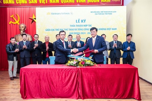 Vietnam Airlines et le sport vietnamien: un accord de coopération pour 2024-2028 - ảnh 1
