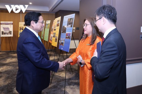 Pham Minh Chinh rencontre des représentants de l'Association des Intellectuels et Experts Vietnamiens en Australie - ảnh 1