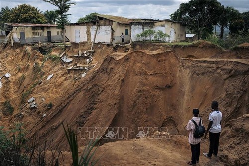 Glissement de terrain à RDC: Au moins 12 morts et plus de 60 disparus - ảnh 1