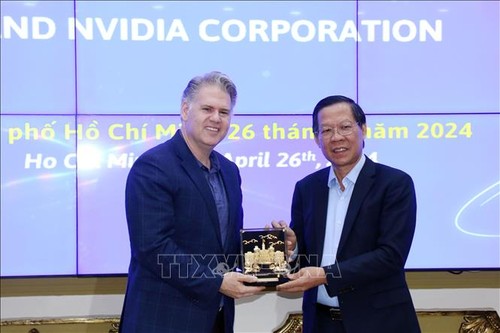 Hô Chi Minh-ville renforce la coopération internationale dans le développement de l’intelligence artificielle - ảnh 1