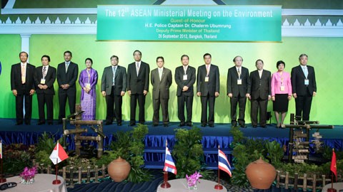 เวียดนามเป็นเจ้าภาพจัดการประชุมเอเอ็มเอ็มอี 13 - ảnh 1
