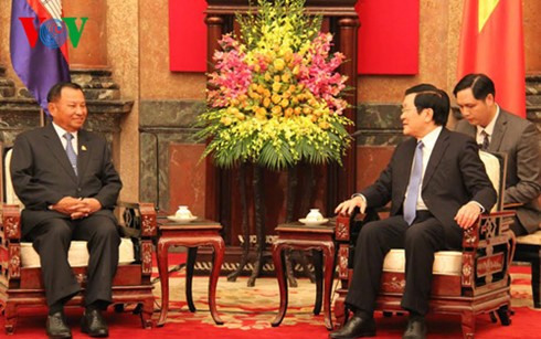 ประธานประเทศเจืองเติ๊นซางให้การต้อนรับประธานวุฒิสภากัมพูชา - ảnh 1