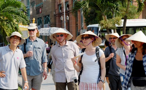 นักท่องเที่ยวชาวต่างชาติมาเที่ยวเวียดนามในเดือนกุมภาพันธ์เพิ่มขึ้นร้อยละ 20 - ảnh 1