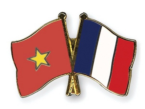 ประธานาธิบดีฝรั่งเศสเยือนเวียดนามอย่างเป็นทางการ - ảnh 1