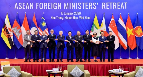 การประชุมรัฐมนตรีต่างประเทศอาเซียนจำกัดวง - ảnh 1