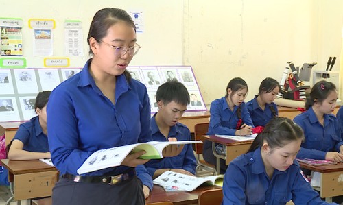 โรงเรียนมัธยมปลายมิตรภาพลาว-เวียดนาม จุดประกายแห่งความฝัน - ảnh 2