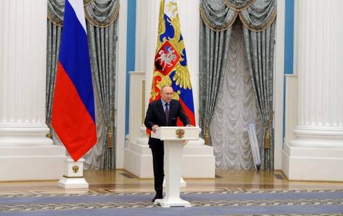 ประธานาธิบดีรัสเซียเสนอเงื่อนไขเพื่อแก้ไขสถานการณ์ในยูเครน - ảnh 1