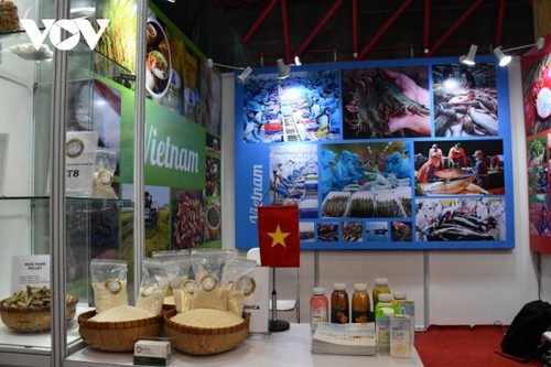 เวียดนามหาตลาดในงานแสดงสินค้านานาชาติเกี่ยวกับอาหารและเครื่องดื่ม ณ อินโดนีเซีย - ảnh 1