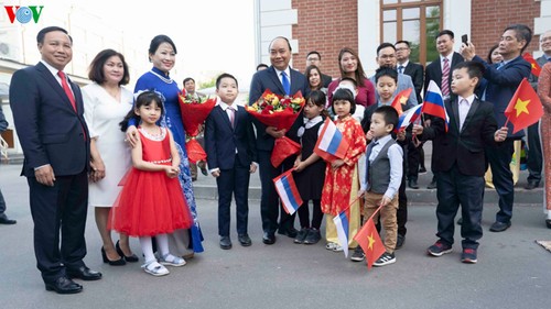 Prime Minister continues activities in Russia - ảnh 1