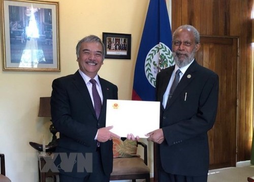 Vietnamese Ambassador to Belize presents credentials - ảnh 1