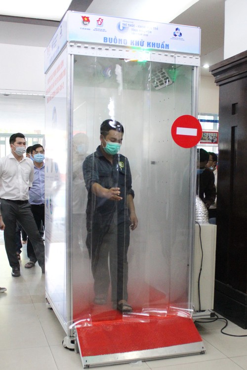 Ho Chi Minh city introduces quick sanitizing booth - ảnh 1