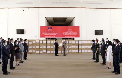 Laos values Vietnam’s support in fighting Covid-19 - ảnh 1