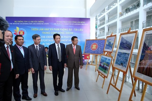Exhibition to showcase photos and films of ASEAN Community - ảnh 1