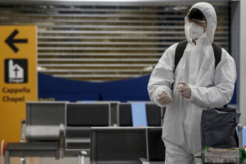 More EU nations ban travel from UK, fearing virus variant - ảnh 1
