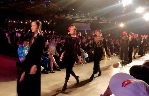 400 models, artists liven up 2020 Vietnam international fashion festival - ảnh 1