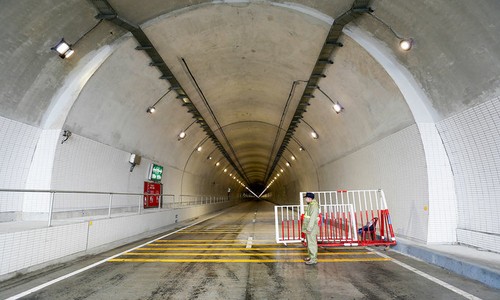 Southeast Asia's longest road tunnel opens - ảnh 1