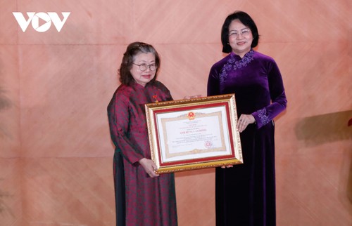 Vaccine researcher honoured with Hero of Labour title  - ảnh 1