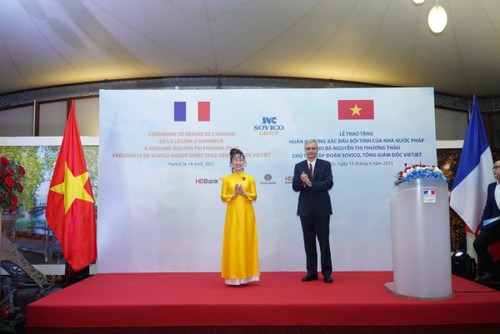 VietJet CEO receives French Order of the Legion of Honour - ảnh 1