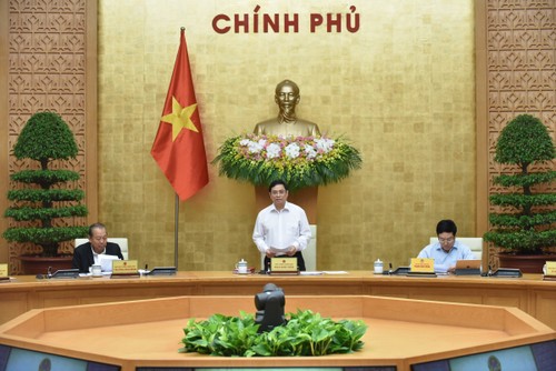Prime Minister Pham Minh Chinh presides over first Cabinet meeting  - ảnh 1