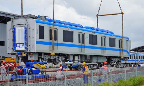 Two more metro trains to arrive in HCMC next week - ảnh 1