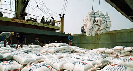 Xuất khẩu gạo năm 2012 có thể đạt 7,5 triệu tấn  - ảnh 1