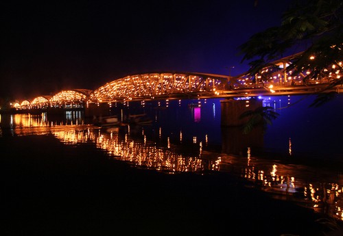 Festival Huế 2014: Dạ tiệc ánh sáng trên cầu Tràng Tiền - ảnh 1
