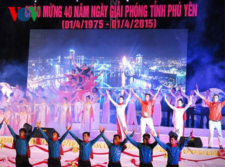 Phú Yên: Mít tinh kỷ niệm 40 năm ngày giải phóng - ảnh 1