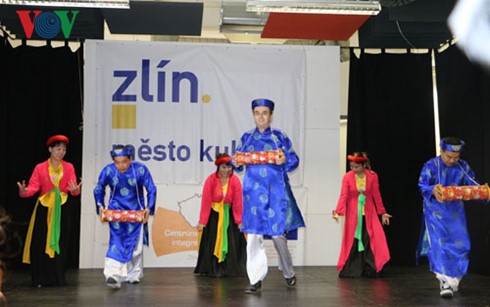 Quảng bá văn hóa Việt Nam tại lễ hội đa sắc tộc quốc tế của Cộng hòa Czech - ảnh 3