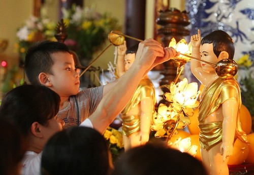 Đại lễ Phật đản Phật lịch 2560 được tổ chức trang trọng tại các địa phương - ảnh 1