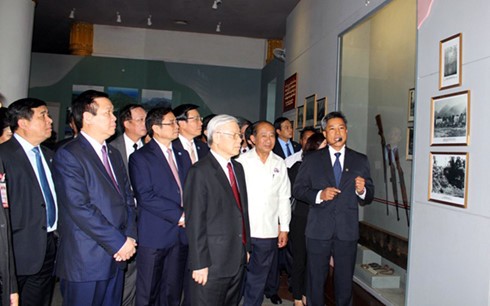 Tổng Bí thư Nguyễn Phú Trọng kết thúc tốt đẹp chuyến thăm chính thức CHDC ND Lào - ảnh 1