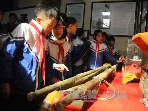 Lai Châu trưng bày tư liệu "Hoàng Sa, Trường Sa của Việt Nam - ảnh 1