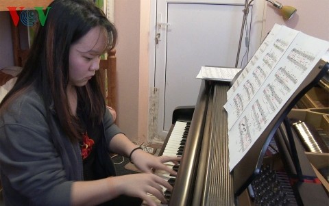 Tài năng không đợi tuổi của nữ pianist người Việt tại Séc - ảnh 1
