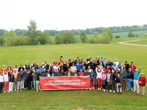 Gần 100 tay golf  tham dự giải golf hữu nghị Việt - Đức - ảnh 1