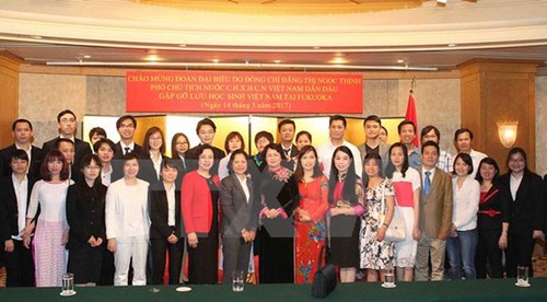 Phó Chủ tịch nước Đặng Thị Ngọc Thịnh gặp gỡ lưu học sinh Việt Nam tại Fukuoka, Nhật Bản  - ảnh 1