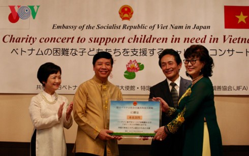 ĐSQ Việt Nam tại Nhật Bản tổ chức Hoà nhạc từ thiện vì trẻ em khó khăn - ảnh 4