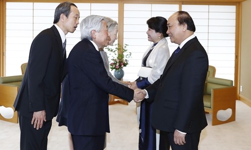  Thủ tướng Nguyễn Xuân Phúc hội kiến Nhà vua và Hoàng hậu Nhật Bản - ảnh 1