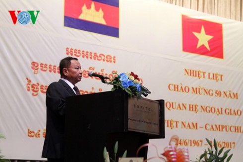  Chiêu đãi trọng thể kỷ niệm 50 năm quan hệ ngoại giao Việt Nam – Campuchia - ảnh 1