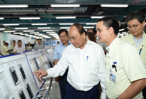  Thủ tướng Nguyễn Xuân Phúc làm việc với Samsung Thái Nguyên - ảnh 1