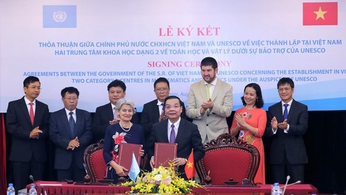 Việt Nam và UNESCO ký kết thỏa thuận thành lập 2 Trung tâm dạng 2 về Toán học và Vật lý - ảnh 1