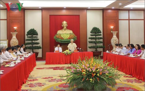 Tổng Bí thư Nguyễn Phú Trọng gặp mặt nông dân xuất sắc 30 năm đổi mới - ảnh 1