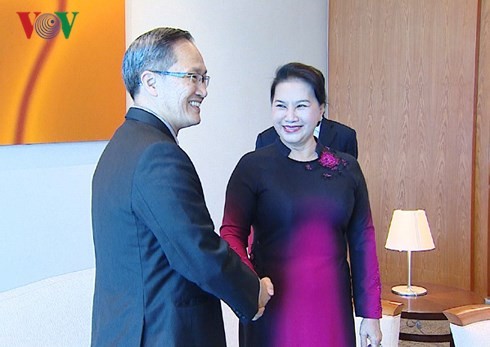  Chủ tịch Quốc hội Nguyễn Thị Kim Ngân thăm Singapore, gặp mặt cộng đồng người Việt tại đây - ảnh 1