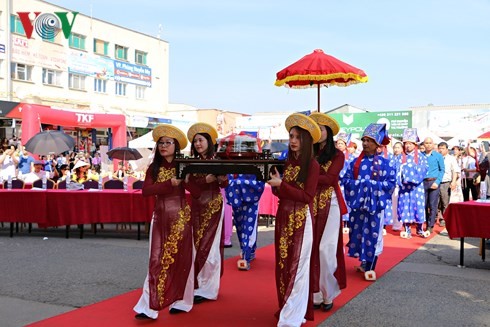 Người Việt tại Séc long trọng tổ chức lễ giỗ Tổ Hùng Vương - ảnh 6