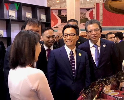 Phó Thủ tướng Chính phủ Vũ Đức Đam dự Lễ Khai mạc Hội chợ Trung Quốc - Nam Á lần thứ 5 - ảnh 1